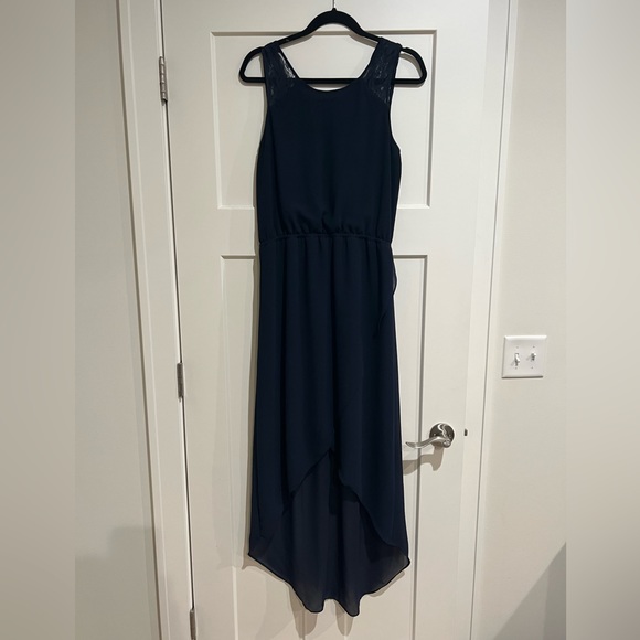 Flowy Maxi dress with lace back. - Picture 2 of 3